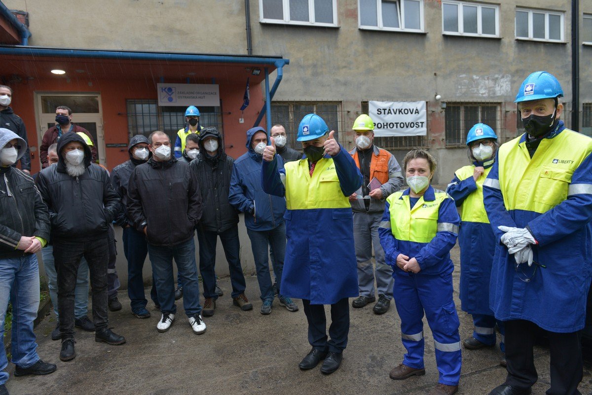 Odbory nemají jistotu, že Liberty Ostrava nepřijde o povolenky