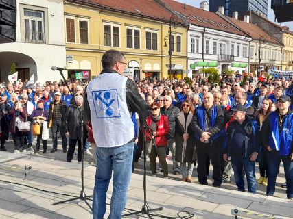 Slovenské odbory OZ KOVO zvažují generální stávku