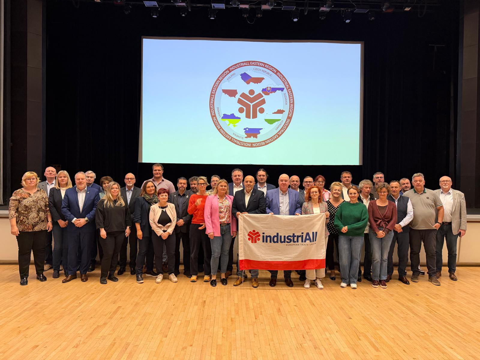 Společná deklarace odborových organizací průmyslových pracovníků zemí střední Evropy k budoucnosti průmyslu